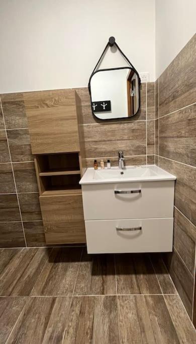 Superbe Appartement A 15 Min De Lyon Saint-Fons Buitenkant foto
